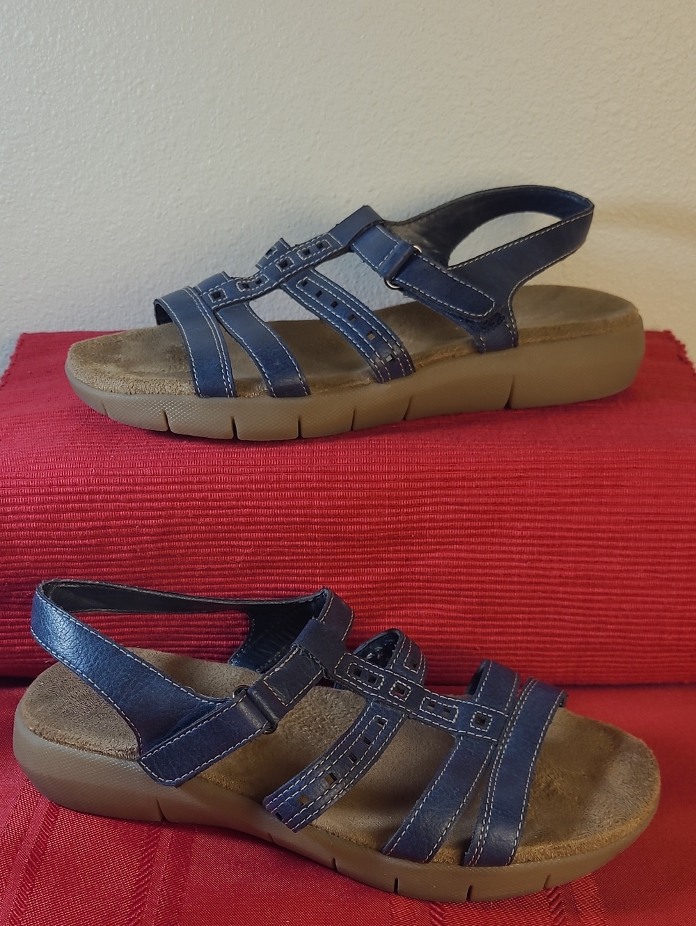 AEROSOLES Navy Blue Strappy Leather Comfort Sandals Size 6.5